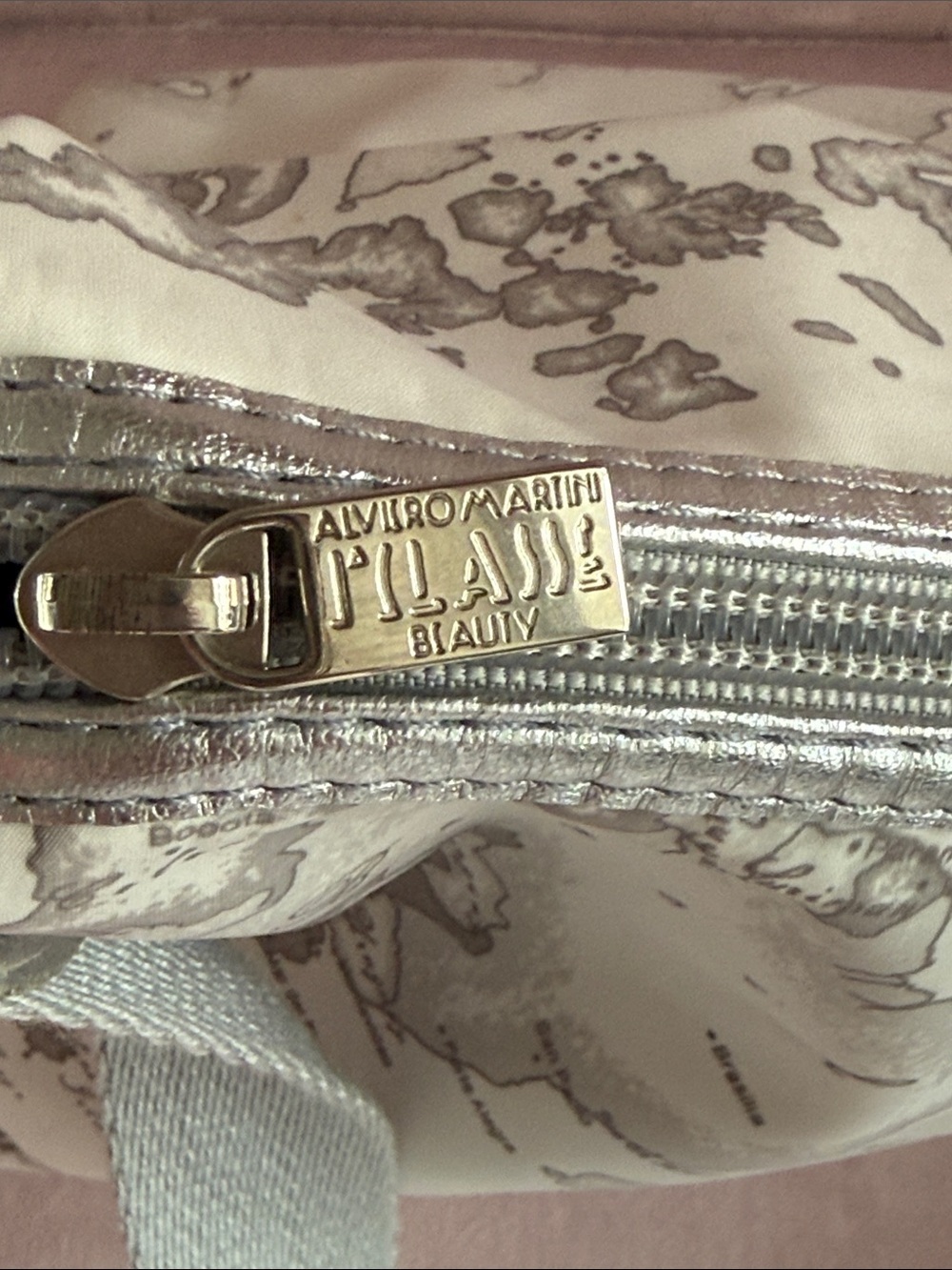 Alviero Martini White/Gray Geo-Print Shoulder Bag - Picture 6 of 6